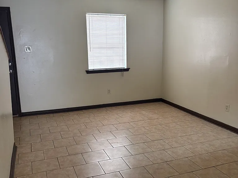 4204 Lac Bienville Dr #C — Photo 6