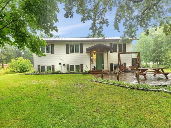 210 13th St SW, Little Falls, MN 56345