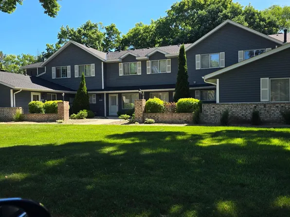 5942 Fernwood St, Shoreview, MN 55126