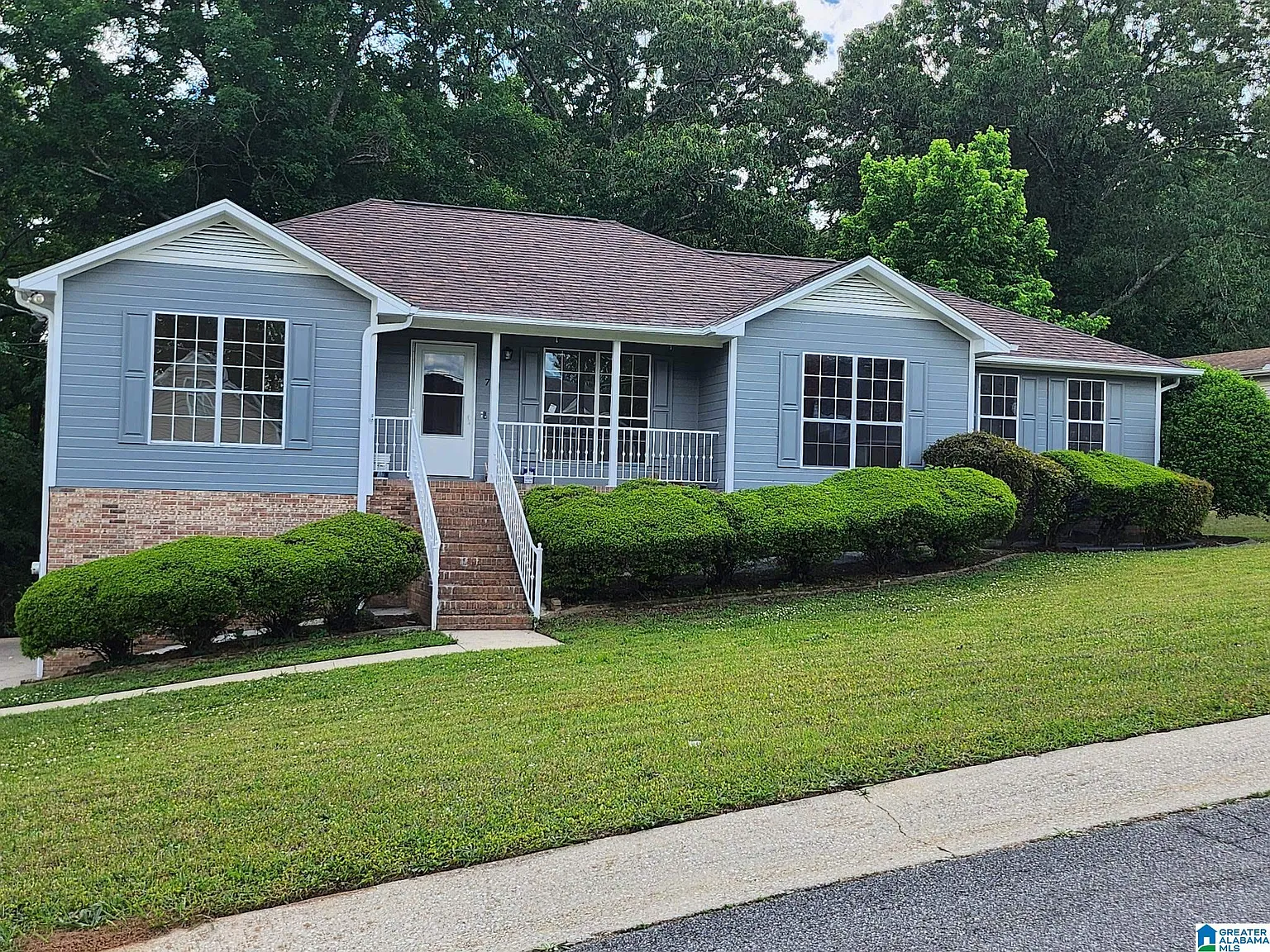 3 bed, 2.0 bath, $2,300 — Photo 1