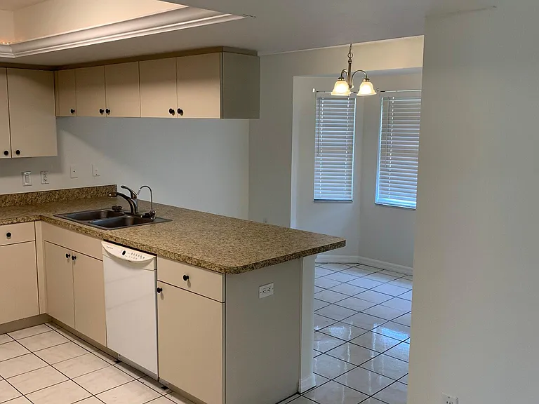 5591 Cynthia Ln — Photo 6