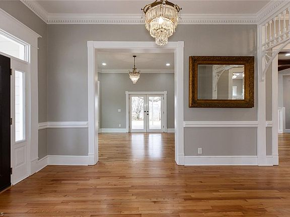 2nd image of 406 Highland St