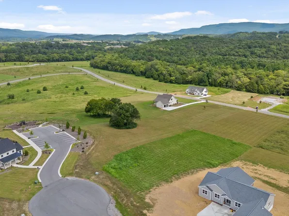 106 Pinnacle Point Dr, Dunlap, TN 37327