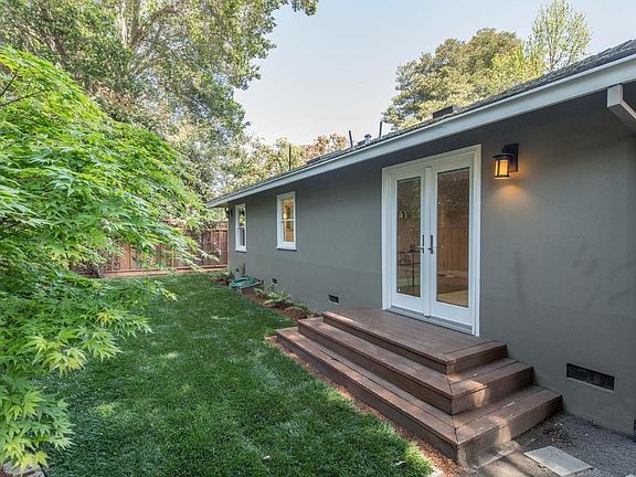 5th image of 445 Santa Margarita Ave