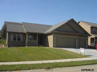 1926 S 197th St, Omaha, NE 68130