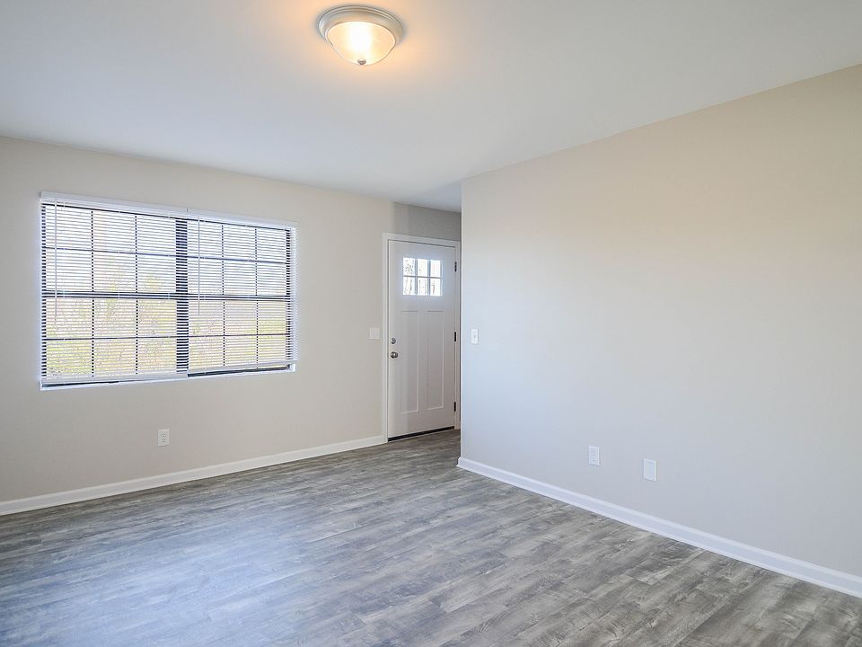 1st image of 4902 E 11th St #4