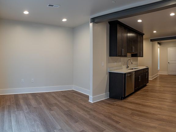 4th image of 816 William St APT E