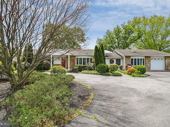 5th image of 4 Mary Ln