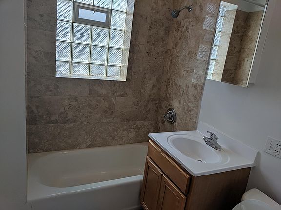 5th image of 4810 N Winchester Ave APT 3S
