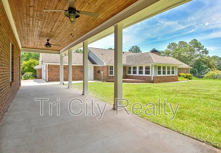 630 Hawthorne Pl — Photo 46