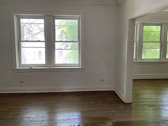 3rd image of 3457 N Avers Ave #2E