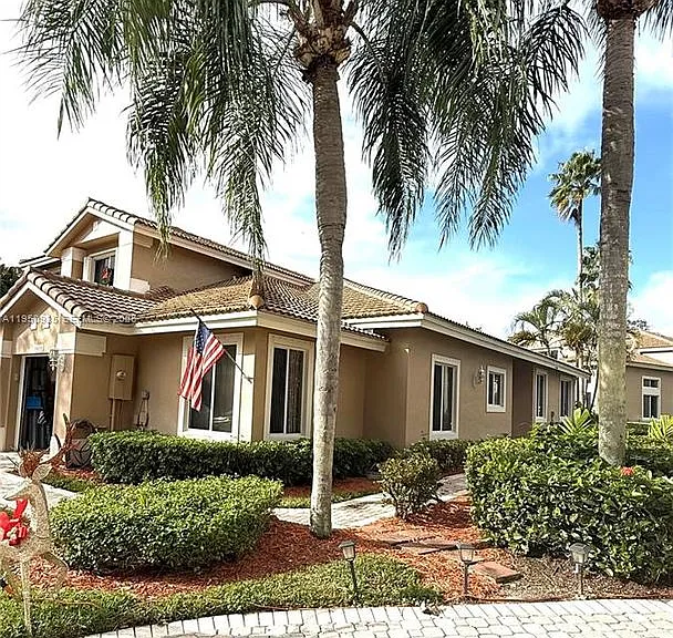 15825 SW 11th St — Photo 3