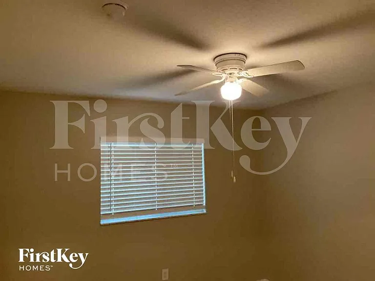 524 SW 25th Ln — Photo 6