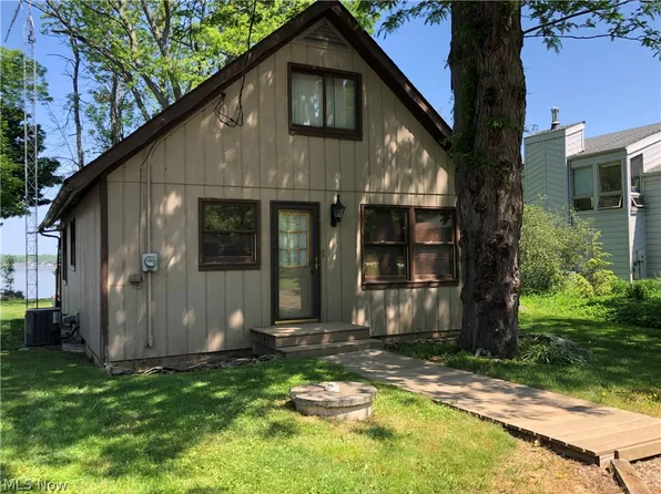 3574/3575 S Memorial Shoreway Dr, Lakeside Marblehead, OH 43440