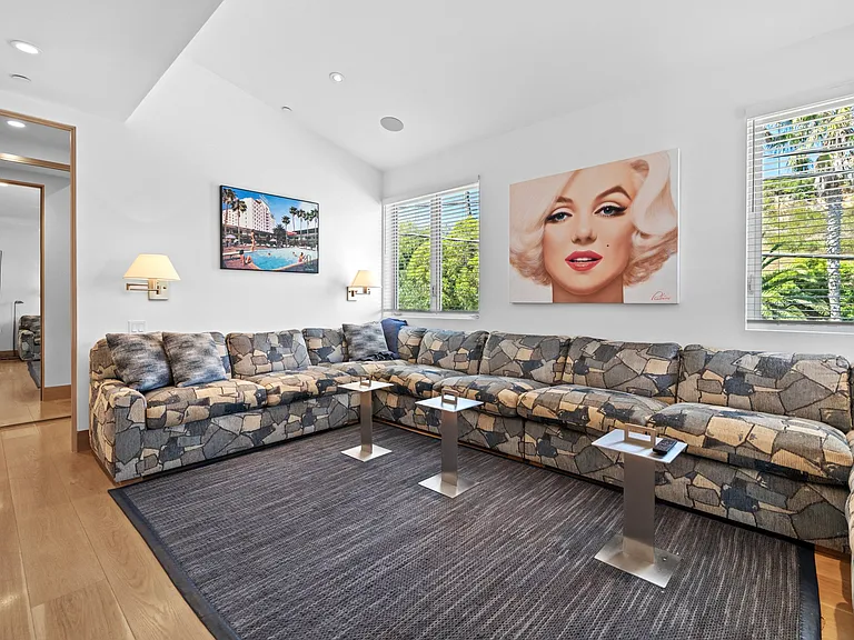 24380 Malibu Rd — Photo 32