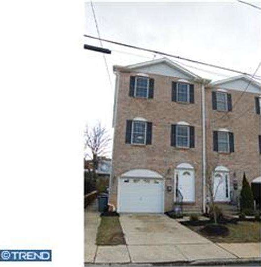 1st image of 1616 W 9th St