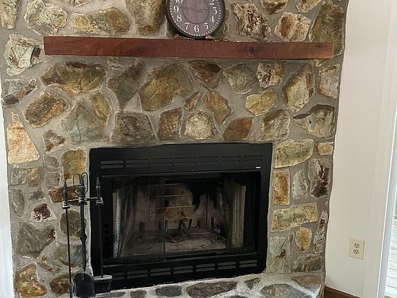 2nd image of 27 Puma Ln #B