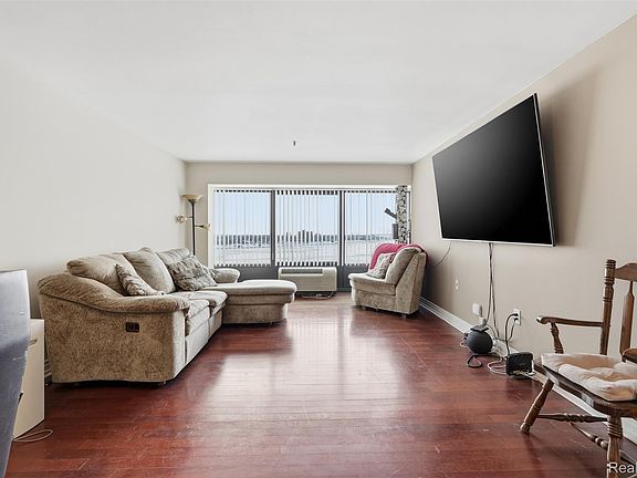 5th image of 1001 W Jefferson Ave #12I
