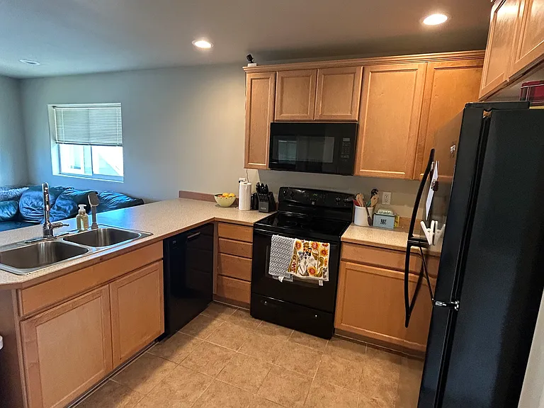 200 W Greenfield Ave #2 — Photo 3