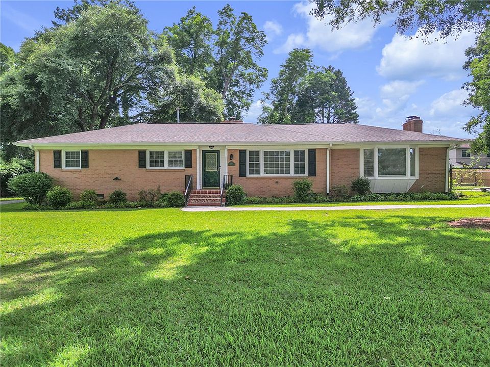 1st image of 215 Timber Ln