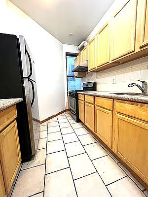 1st image of 105 Henry St APT 8