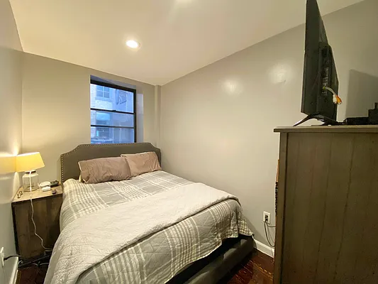 Rented by Bond New York | media 12