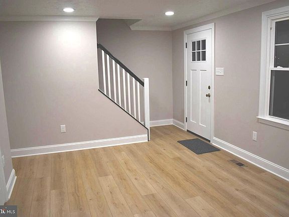 3rd image of 1636 Secretariat Dr
