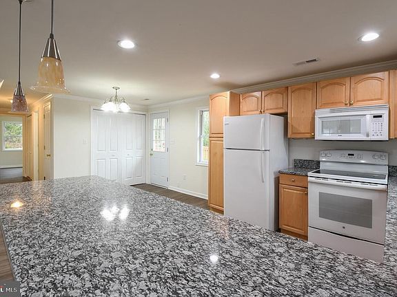 3rd image of 6711 Reindeer Ct