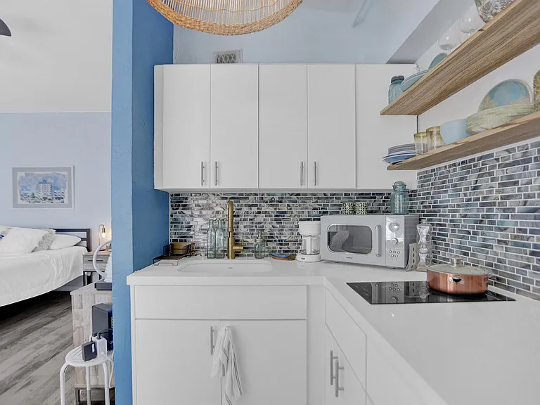 255 W 24th St #207 — Photo 7