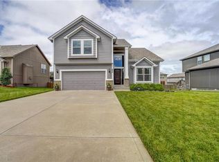 904 Eve Orchid Dr, Greenwood, MO 64034