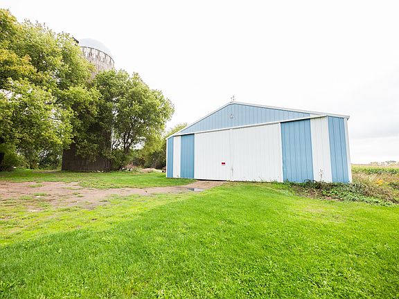 3rd image of 13955 County Road 16 NW