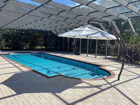 5th image of 8710 Banyan Ct
