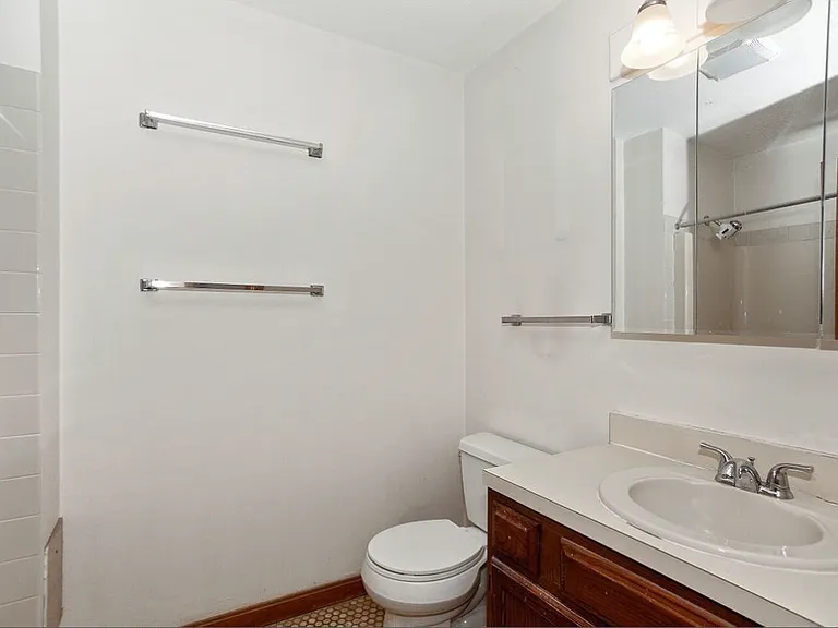 7 North St #1A — Photo 12
