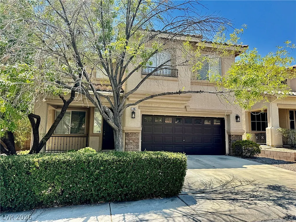 3 bed, 2.5 bath, 2005 sqft, $2,525 — Photo 1