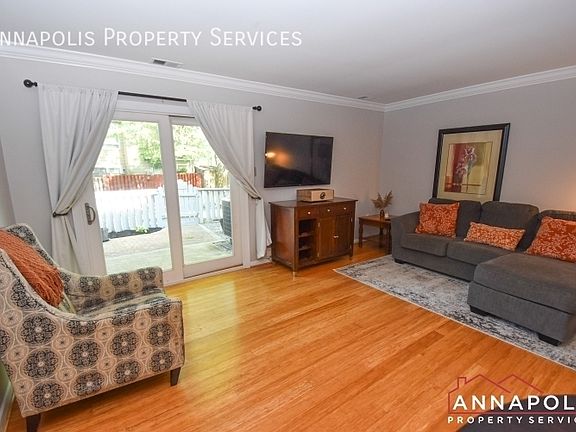 5th image of 1202 Hollyday Ct