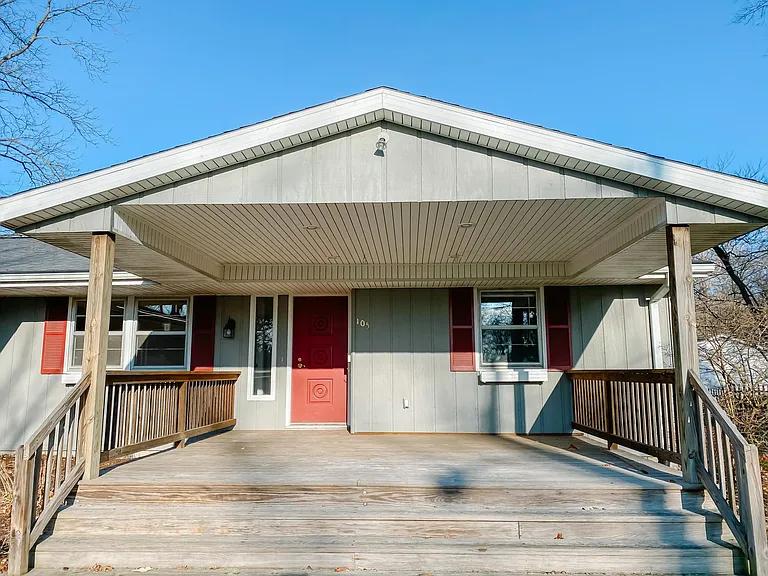 front porch (Lakeview)