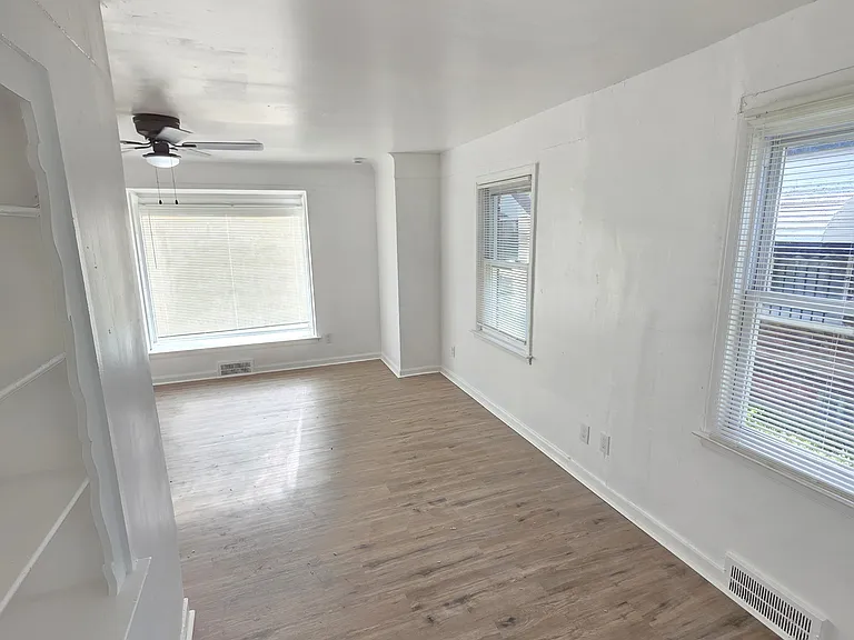 18412 Ferguson St — Photo 15