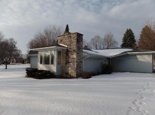 606 W Main St, Edmore, MI 48829