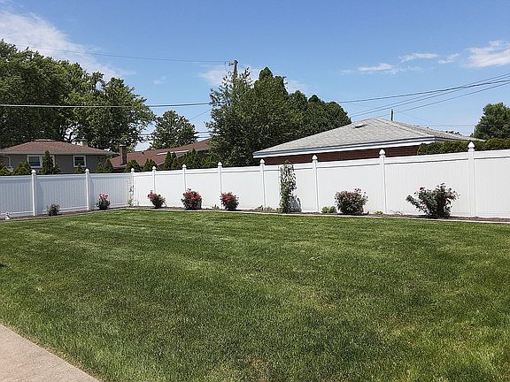 4th image of 10424 S Lacrosse Ave