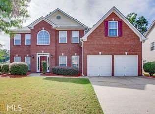 453 Leggett Oaks Ln, Lawrenceville, GA 30043
