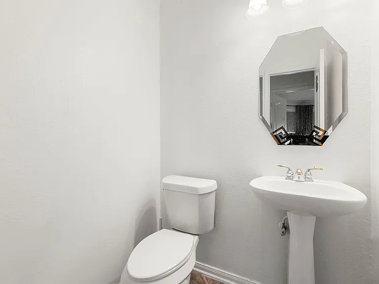 14910 Lake Woodbridge Ct — Photo 35