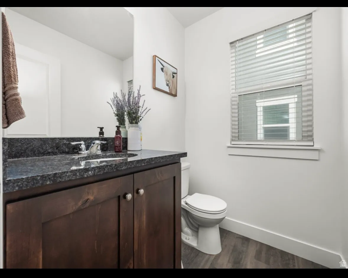 3 bed, 2.5 bath, 1688 sqft, $2,200 — Photo 3