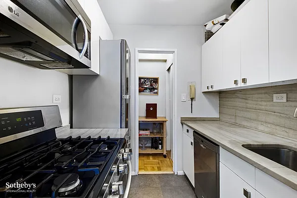 Rented by Sotheby's International Realty | media 12