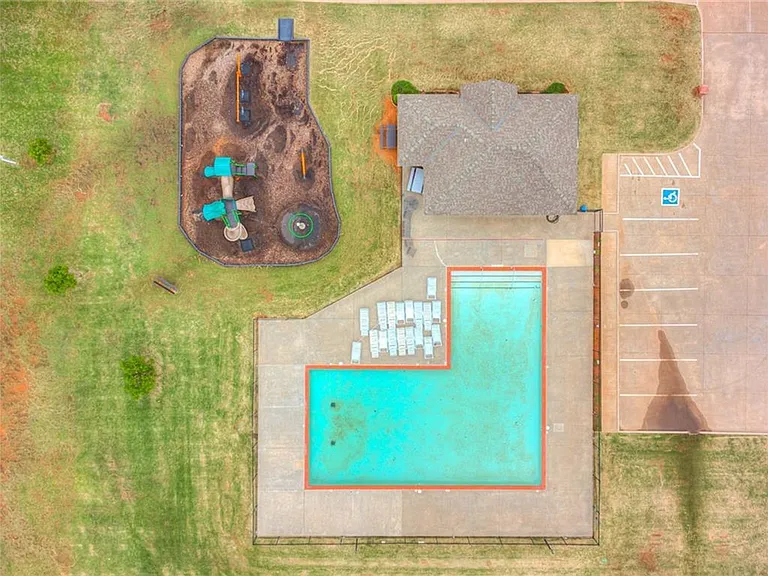 5009 Crater Lake Dr — Photo 27