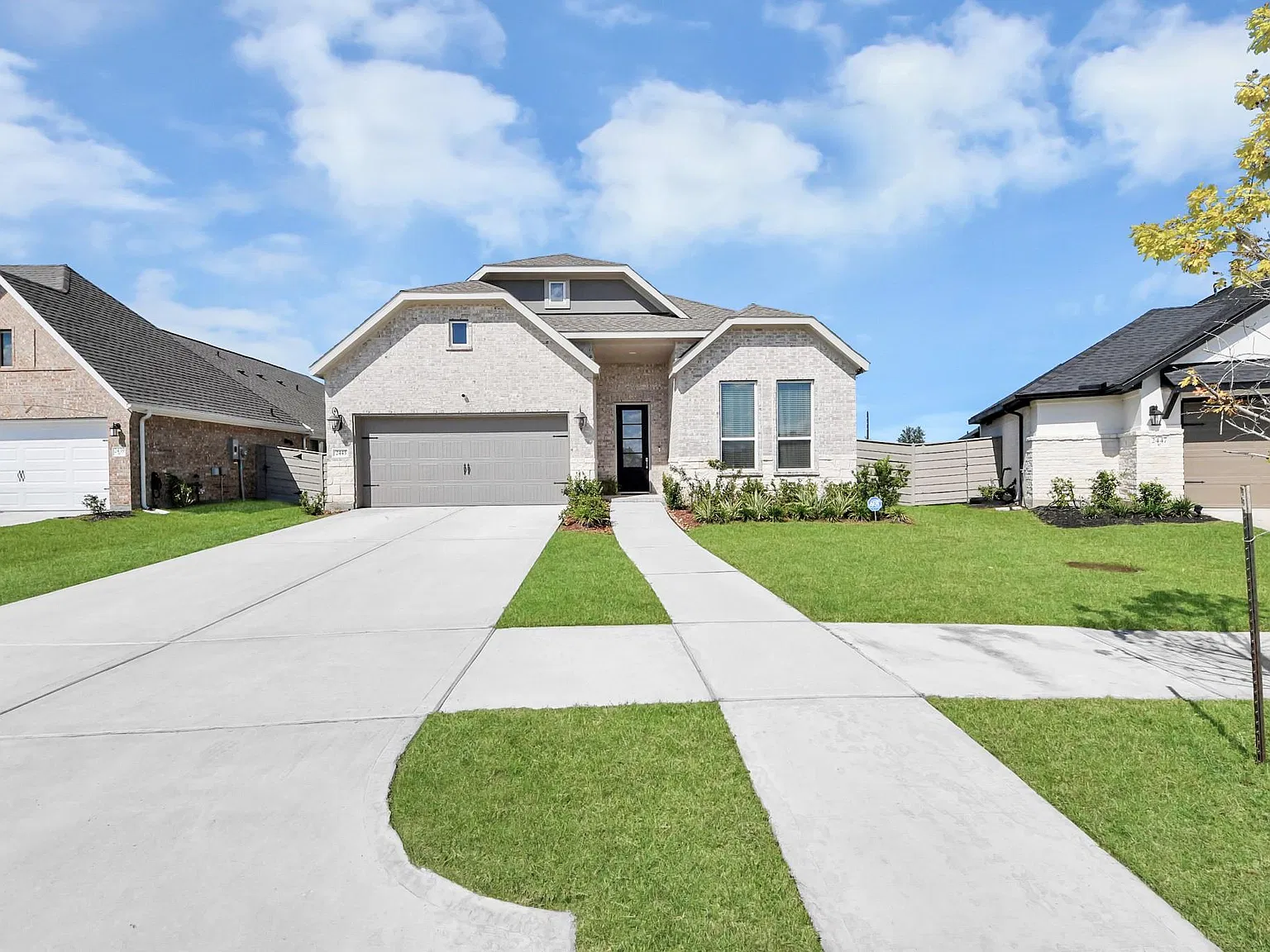4 bed, 3.0 bath, 2408 sqft, $3,300 — Photo 3
