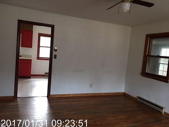 4th image of 223 Dogwood St