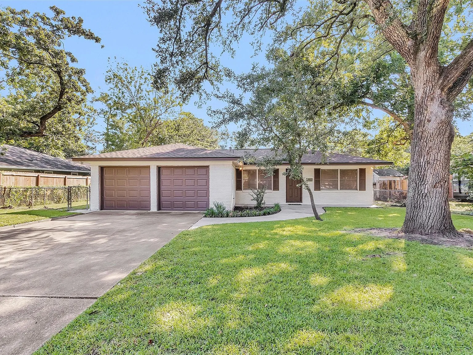 3 bed, 1.5 bath, 1410 sqft, $1,650 — Photo 1