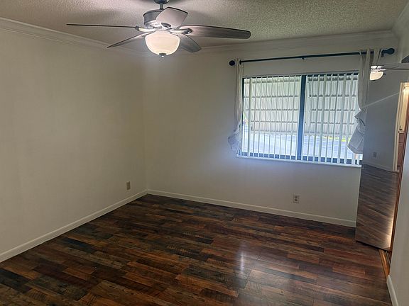 4th image of 211 Pine Hov Cir APT D-2