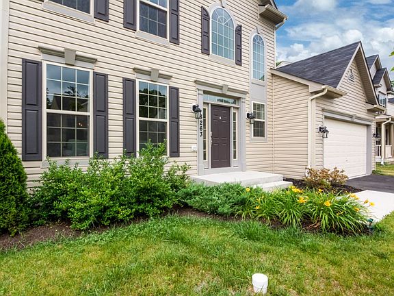 3rd image of 8263 Carinoso Way