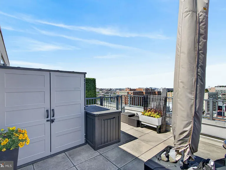 2020 12th St NW #Penthouse 03 — Photo 36